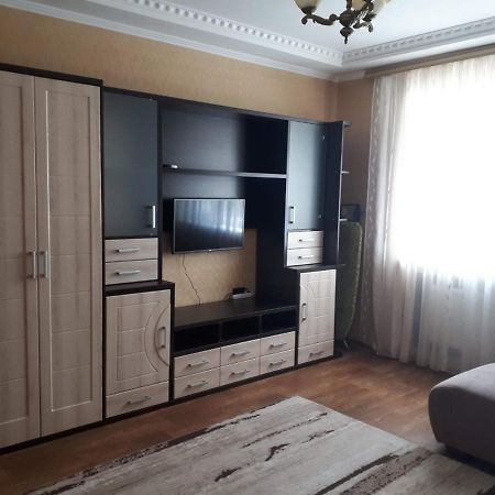 Апартаменты, 2 Комн. 6 Мест Kropyvnyckyj Exteriér fotografie